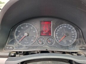 Prístrojový panel, budíky, tachometer. - 4