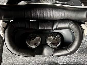 Meta / Oculus Quest 2 64GB + BoboVR - 4