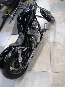 Suzuki Intruder 1400 - 4