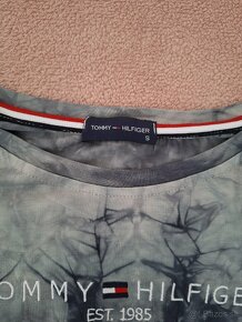 Tommy Hilfiger dámske tričko sivé - 4