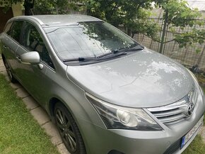 Toyota Avensis 2,2 - 4