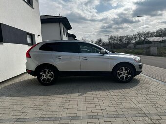 Volvo XC60 D5 AWD Momentum - 4