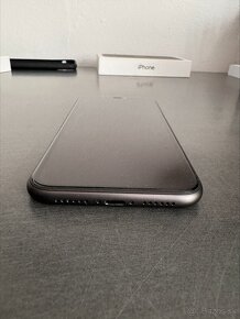 IPhone 11 64 GB čierny - 4