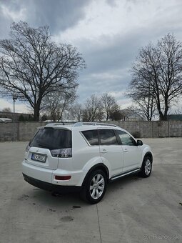 7 miestne SUV MITSUBISHI OUTLANDER 2.2 DI-D  6 Rych manual - 4