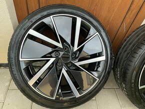 VEGA AERO orig.skoda Superb3V  5x112  8j x19   ET 44 VW 235  - 4