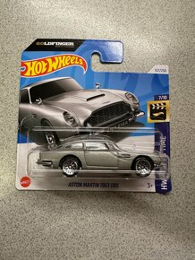 HOT WHEELS - MATTEL - 4