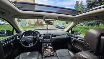 VW Touareg, 180kw, 223tis km, ACC, Panorama, Tazne - 4