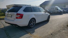 Predám škoda Octavia combi RS TDI DSG - 4