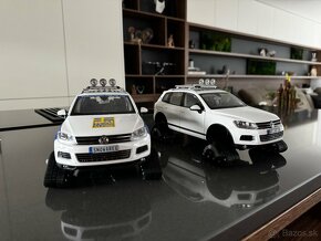 Vw touareg V6 1:18 kyosho už len biele. - 4