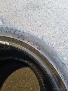 235/45R18 - 4