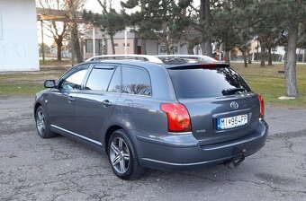 Toyota Avensis Combi 2.2 D-4D - 4