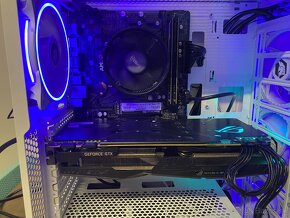 Ryzen 5 4500 / GTX 1080ti / 16GB RAM - 4