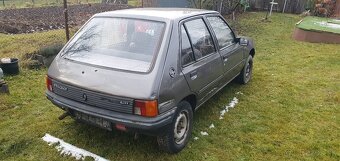 Peugeot 205 1.8 GRD - 4