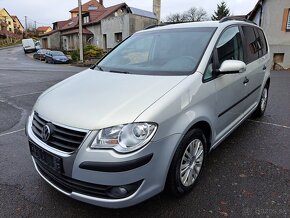 VW TOURAN 1.9TDi 77KW,6rychl.r.2009,PO STK,PO VELKÉM SERVISU - 4