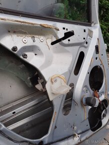 Predam zadne soferove dvere na peugeot 206 - 4