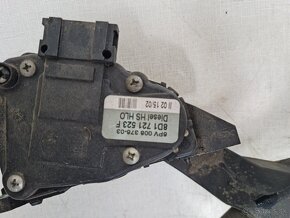 VW Passat B5.5 - Plynovy pedal 8D1 721 523 F - 4