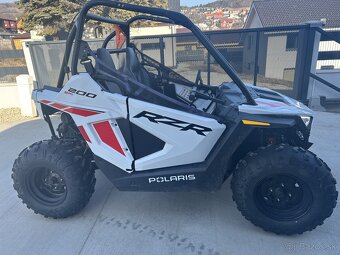 Polaris rzr 200 - 4