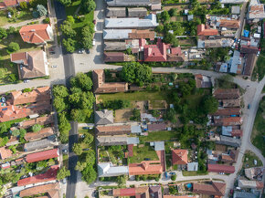 Rovinatý stavebný pozemok v centre | Moldava nad Bodvou - 4