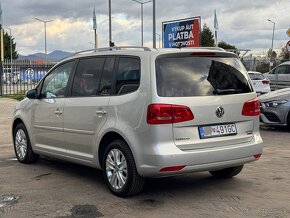 Volkswagen Touran 2.0 TDI Highline DSG - 4