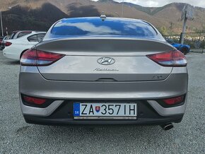 Hyundai i30 Fastback 1.4 T-GDi Go Kúpené v SR 1.majiteľ - 4