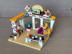 41349 LEGO Friends Drifting Diner - reštaurácia - 4