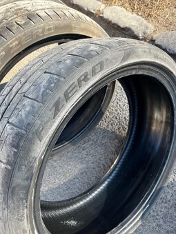 Pirelli P ZERO 235/35 r19 Letne - 4