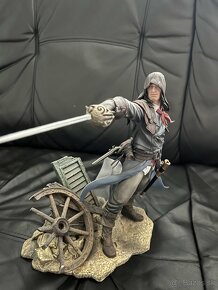 Soška Assasins creed unity Arno - 4