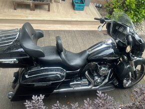 Harley davidson street Glide 103 - 4