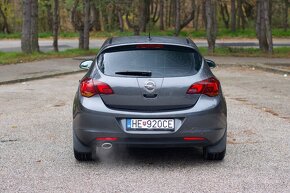 Opel Astra 1.6 Turbo ECOTEC Cosmo, 140 614 km - 4