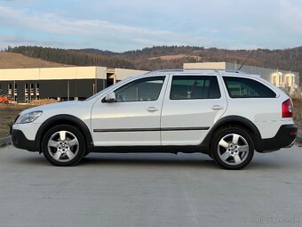 Škoda Octavia Combi Scout 2.0 TDI 4x4 Xenon Alcantara - 4