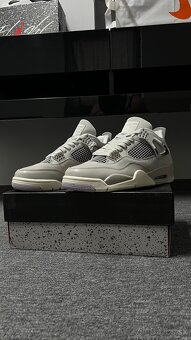 Nike Air Jordan 4 Retro "Frozen Moments" - 4