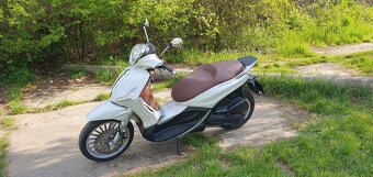 Piaggio Beverly 300 - 4