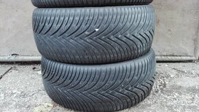 Predám 4-Zimné pneumatiky BFGOODRICH 235/45 R18 Dot 2018 - 4