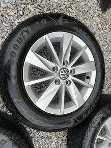 Predám zimnú sadu VW 5x112 R15 zimné pneu 195/65 R15 - 4