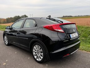 Honda Civic 2.2i-DTEC 110KW r.v 9/2013 naj 134tkm Výbava: Mu - 4