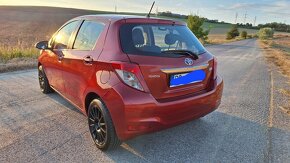 TOYOTA Yaris 1.0 , SR,r.2013 - 4