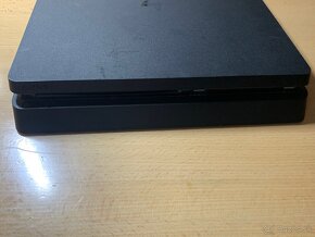 PlayStation 4 Slim - 4