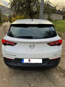 Opel Grandland X 1.2 TURBO - REZERVOVANÉ - 4