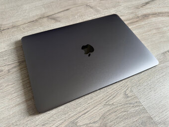 Macbook Pro 13" 2017 (8GB RAM, 256GB SSD) - 4