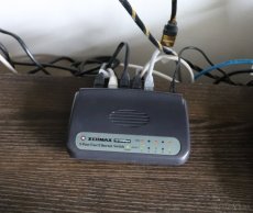 Edimax switch 5-port + el. adaptér - 4