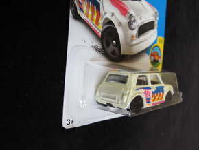 Hot Wheels Morris Mini 2 - 4