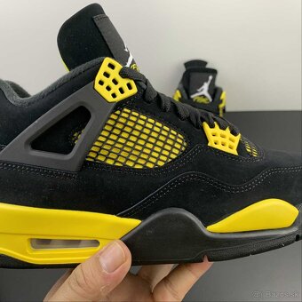 NIKE AIR JORDAN 4 THUNDER - 4