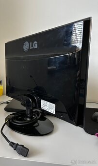 Monitor LG - 4