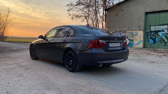 BMW E90 320D - 4