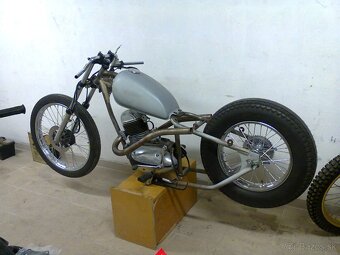 Jawa 25 perak stavba - 4