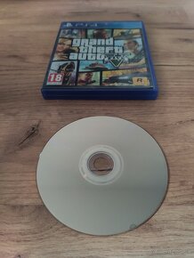 GTA V PS4 - 4