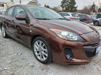 mazda 3,1,6i,77kw,12/2011,sedam manual 6,hnedá met. - 4