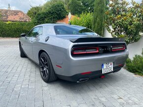 Dodge Challenger - 4