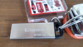 Predám 512GB Kingston USB kľúč - 4