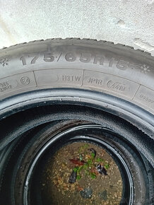 Predám zimné  175/65r15 - 4